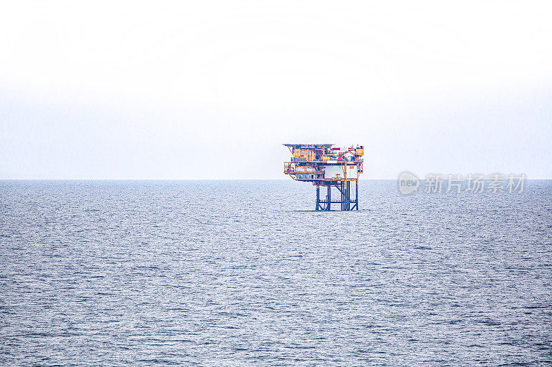 挪威北海中部的石油/天然气钻井平台